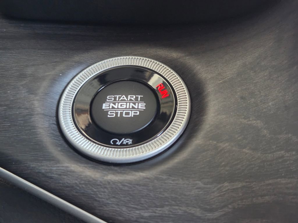Certified 2023 Jeep Grand Cherokee L Limited AWD/4WD image 9