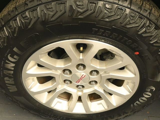 Used 2017 GMC Yukon XL SLT w/ Open Road Package image 16