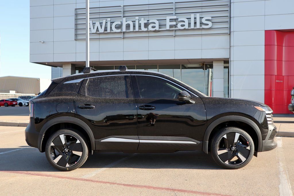 New 2025 Nissan Kicks SR FWD image 5