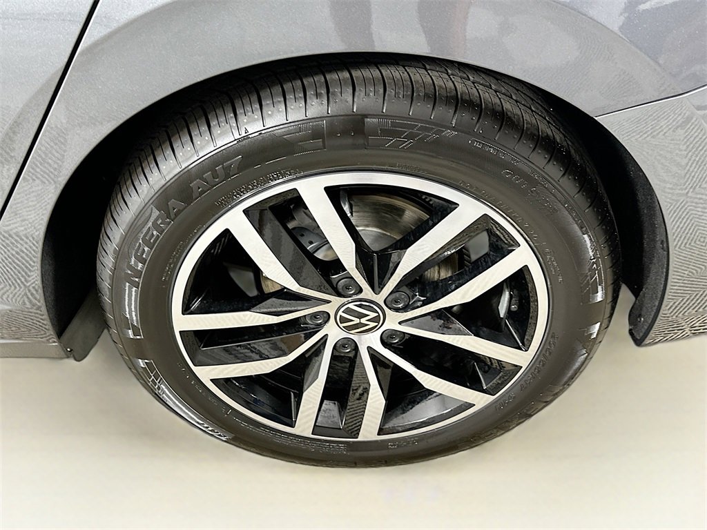 Used 2025 Volkswagen Jetta SE image 24