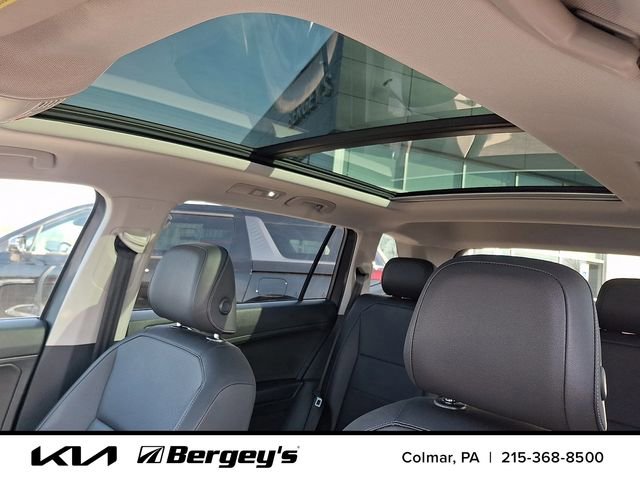 Used 2020 Volkswagen Tiguan SEL image 16