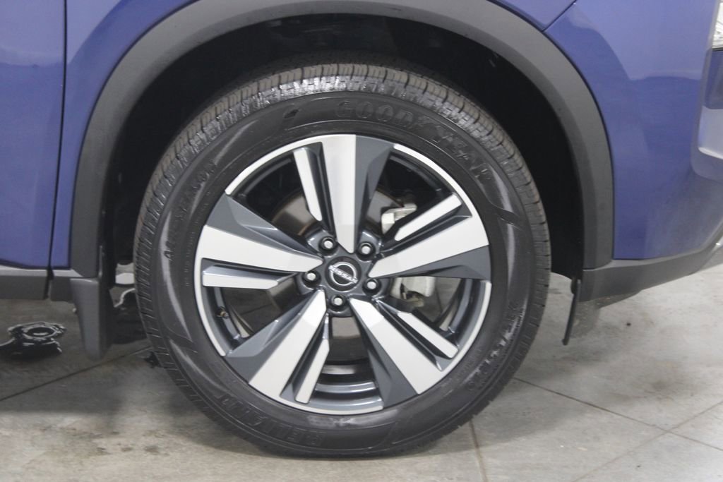 Used 2023 Nissan Rogue SL FWD image 12