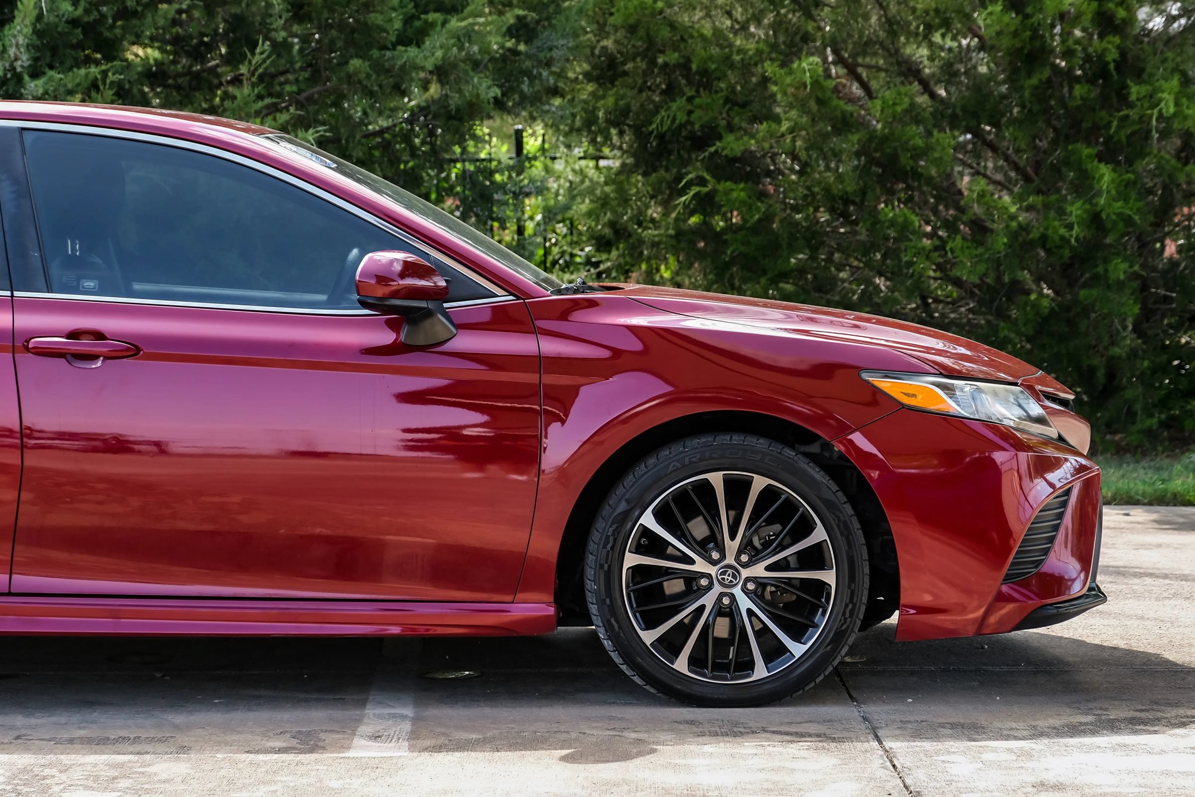 Used 2018 Toyota Camry SE FWD image 9