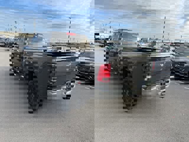 Used 2018 RAM 3500 Tradesman w/ Chrome Appearance Group image 13