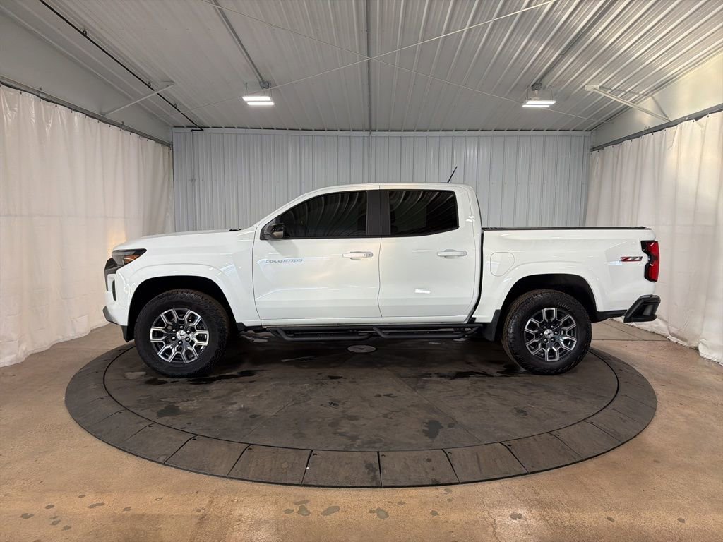 Used 2024 Chevrolet Colorado Z71 w/ Z71 Convenience Package 2 image 2