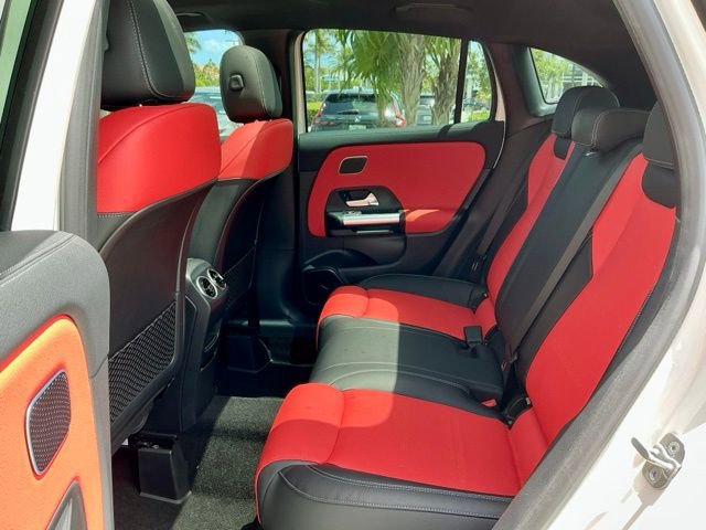 Used 2025 Mercedes-Benz GLA 35 AMG 4MATIC image 10