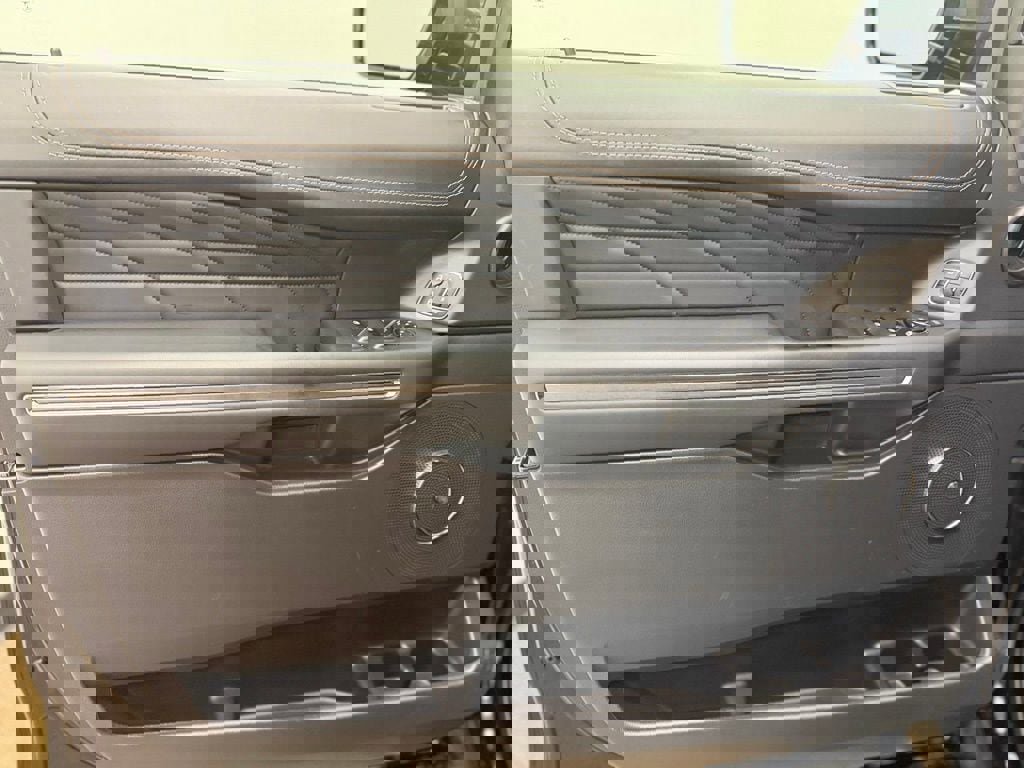 Used 2024 Ford Expedition Max Platinum image 12