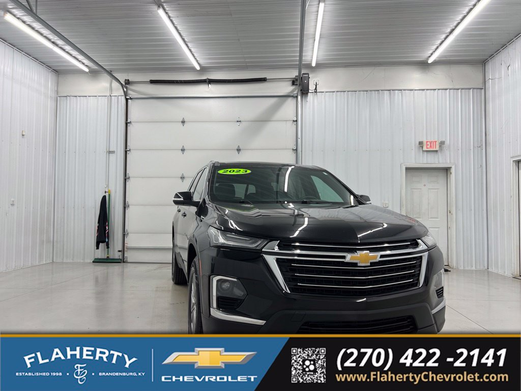 Used 2023 Chevrolet Traverse LT
