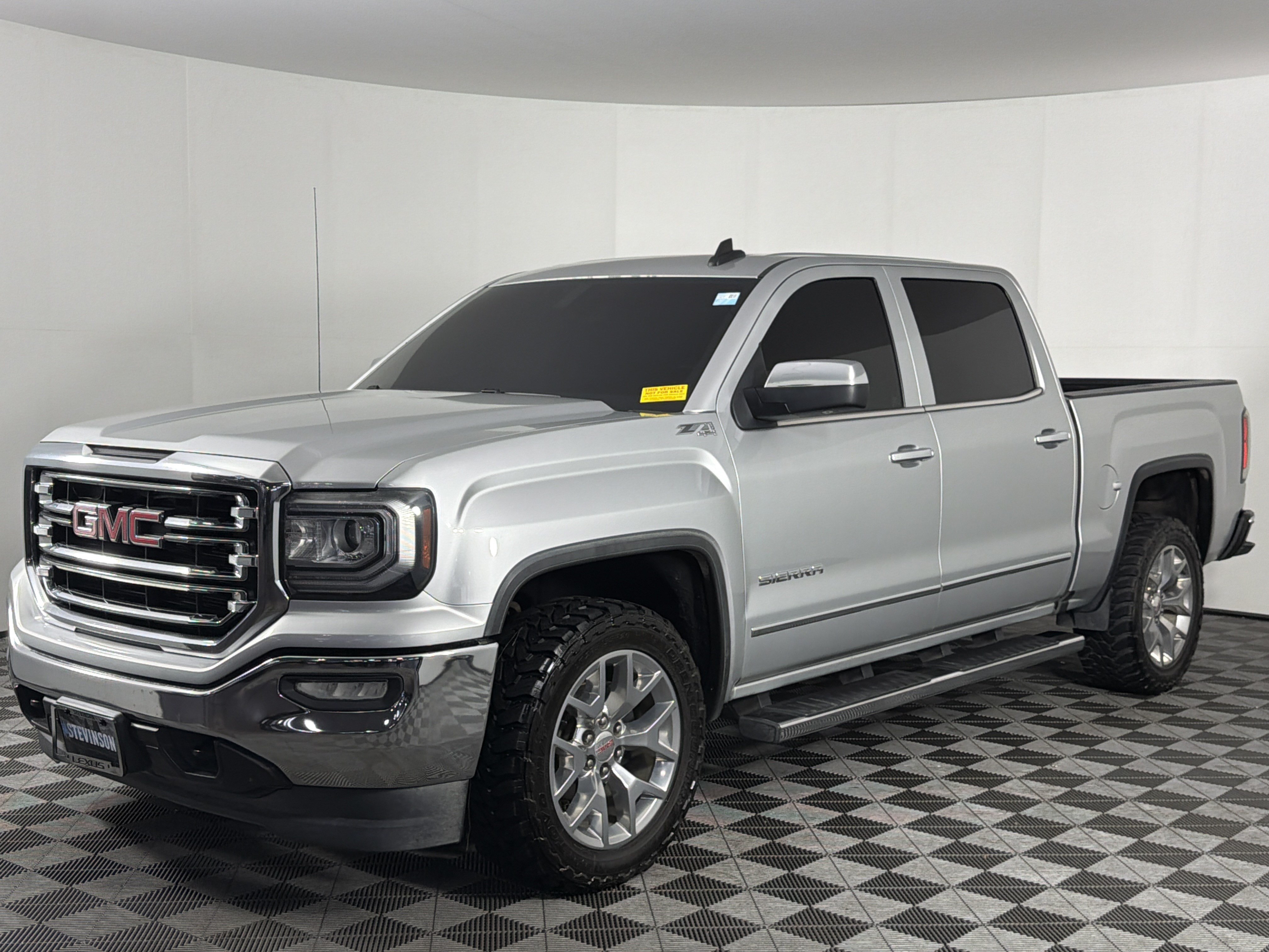 Used 2018 GMC Sierra 1500 SLT w/ SLT Premium Package AWD/4WD image 3