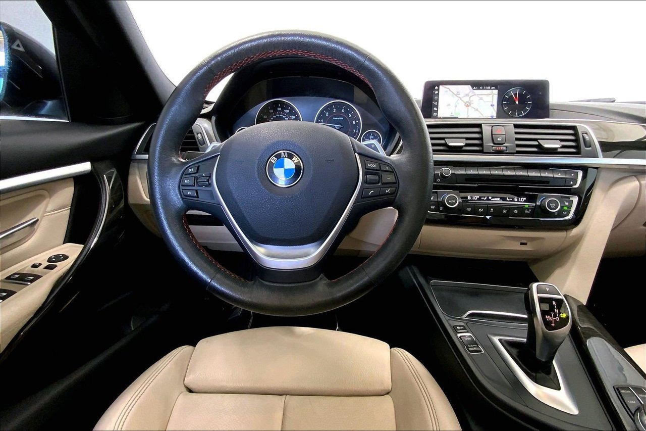 Used 2018 BMW 330i Sedan RWD image 4