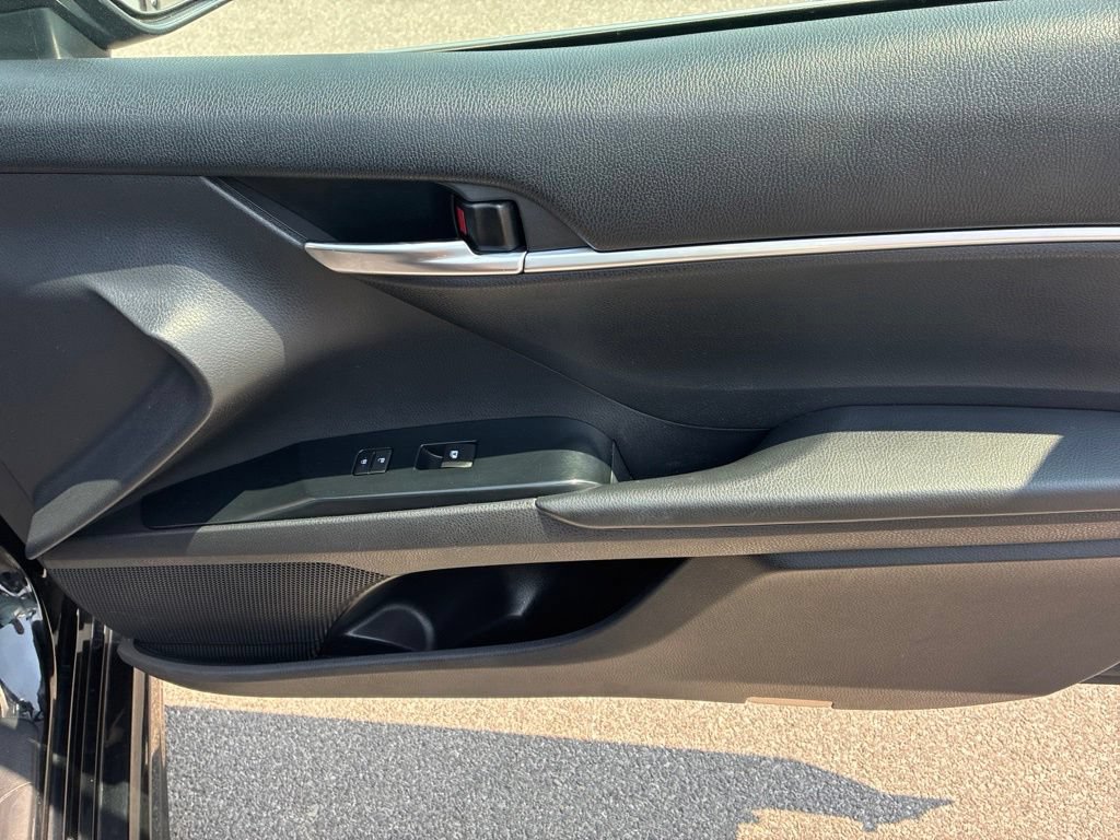 Used 2018 Toyota Camry SE w/ Moonroof Package FWD image 37