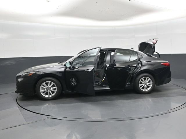 Used 2025 Toyota Camry LE FWD image 49