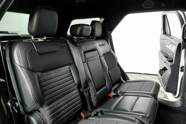 Used 2025 Ford Explorer ST-Line w/ Premium Package RWD image 21