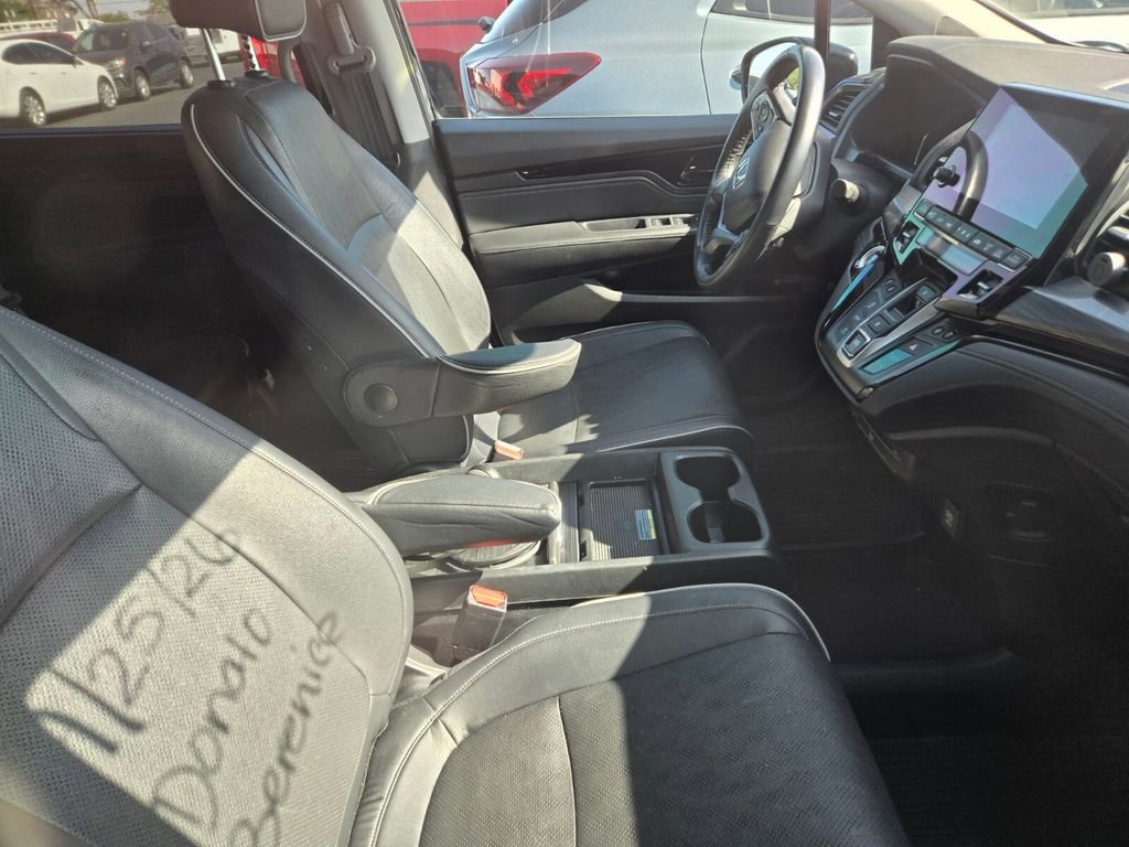 Used 2023 Honda Odyssey Elite image 4
