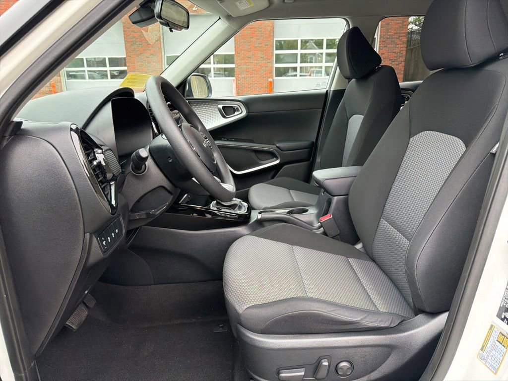 Certified 2023 Kia Soul S FWD image 13
