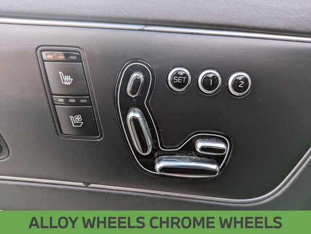 Used 2017 Kia K900 Luxury w/ VIP Plus Package image 16