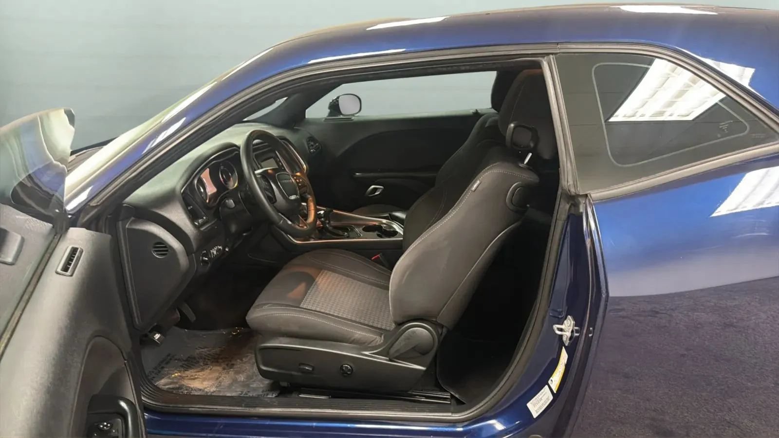 Used 2015 Dodge Challenger SXT RWD image 20