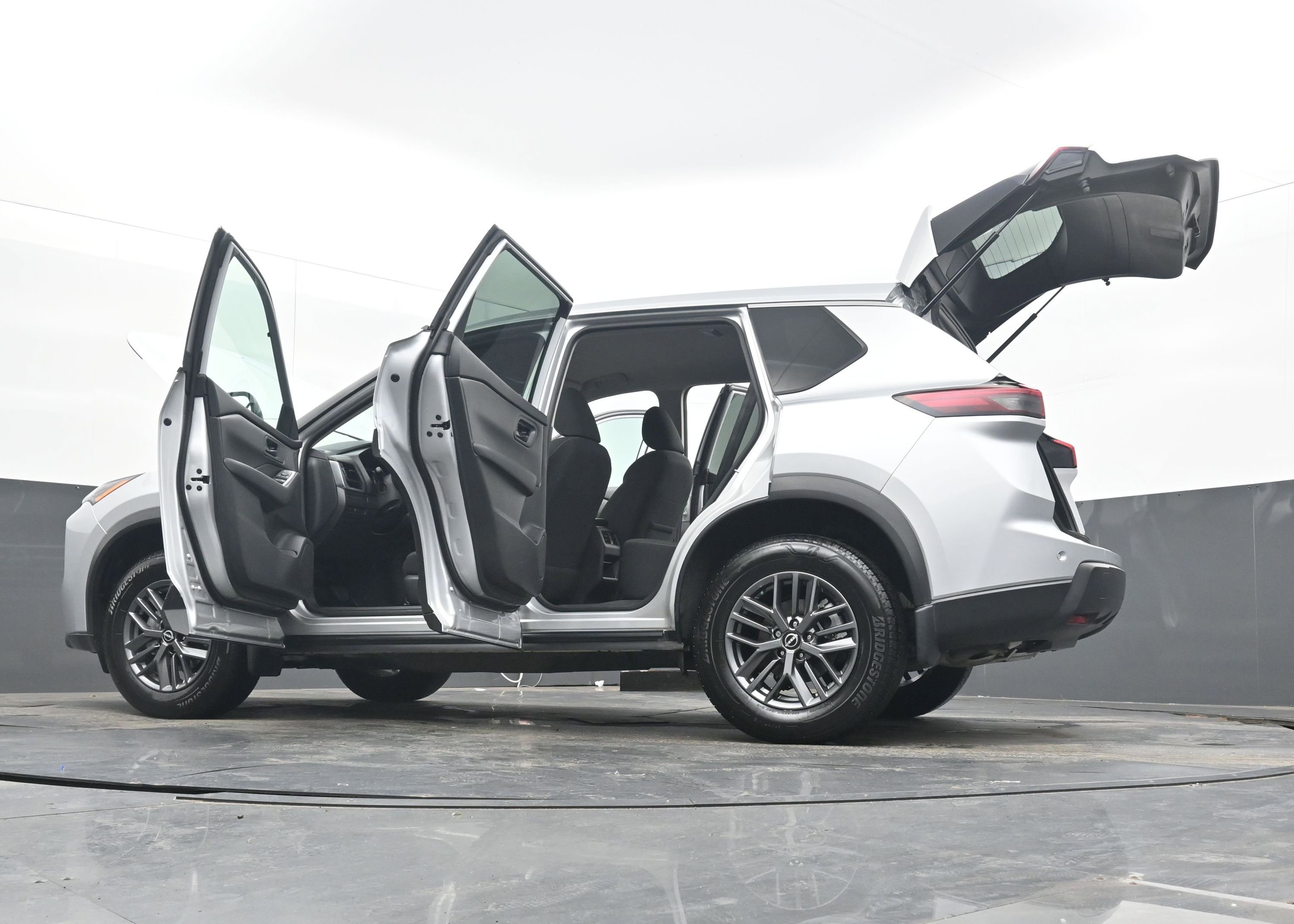 Certified 2025 Nissan Rogue S image 42