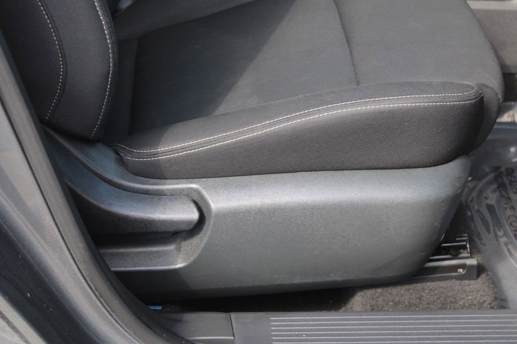 Used 2023 Nissan Rogue S image 19