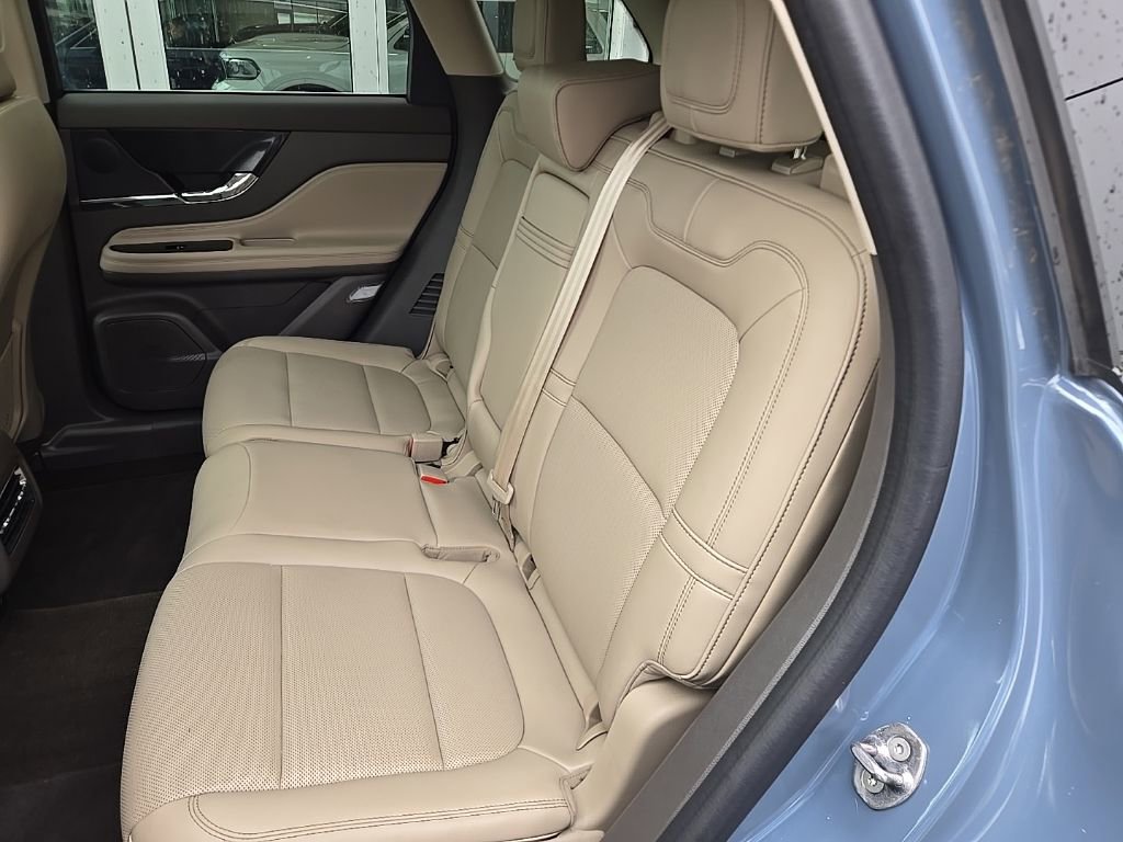 Used 2023 Lincoln Corsair AWD w/ Equipment Group 101A image 18