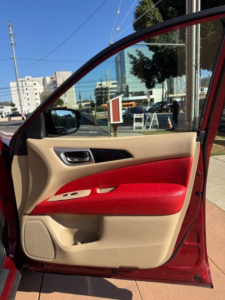 Used 2017 Nissan Pathfinder SV FWD image 23