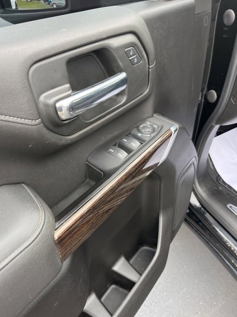 Used 2022 GMC Sierra 2500 SLE w/ SLE Value Package; image 9
