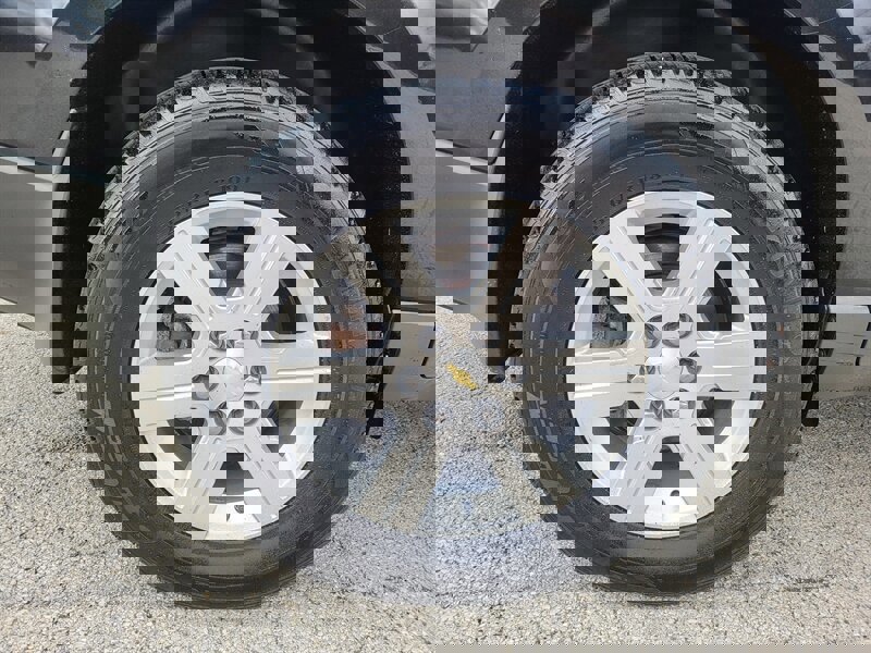 Used 2012 Chevrolet Traverse LT image 30