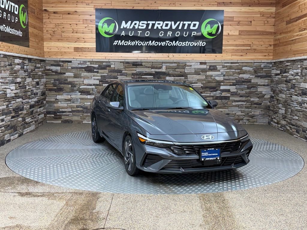 Certified 2025 Hyundai Elantra Limited image 2