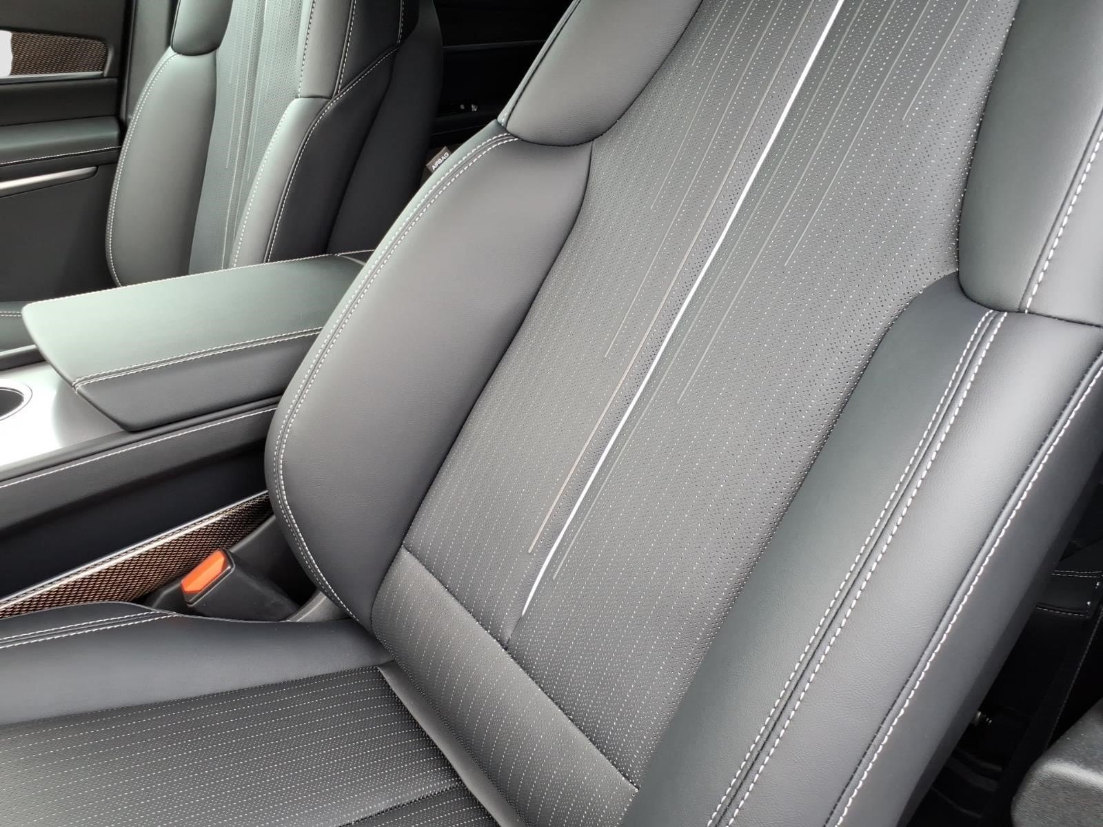 New 2027 Cadillac Vistiq Luxury w/ LPO, Floor Liner Package AWD/4WD image 14