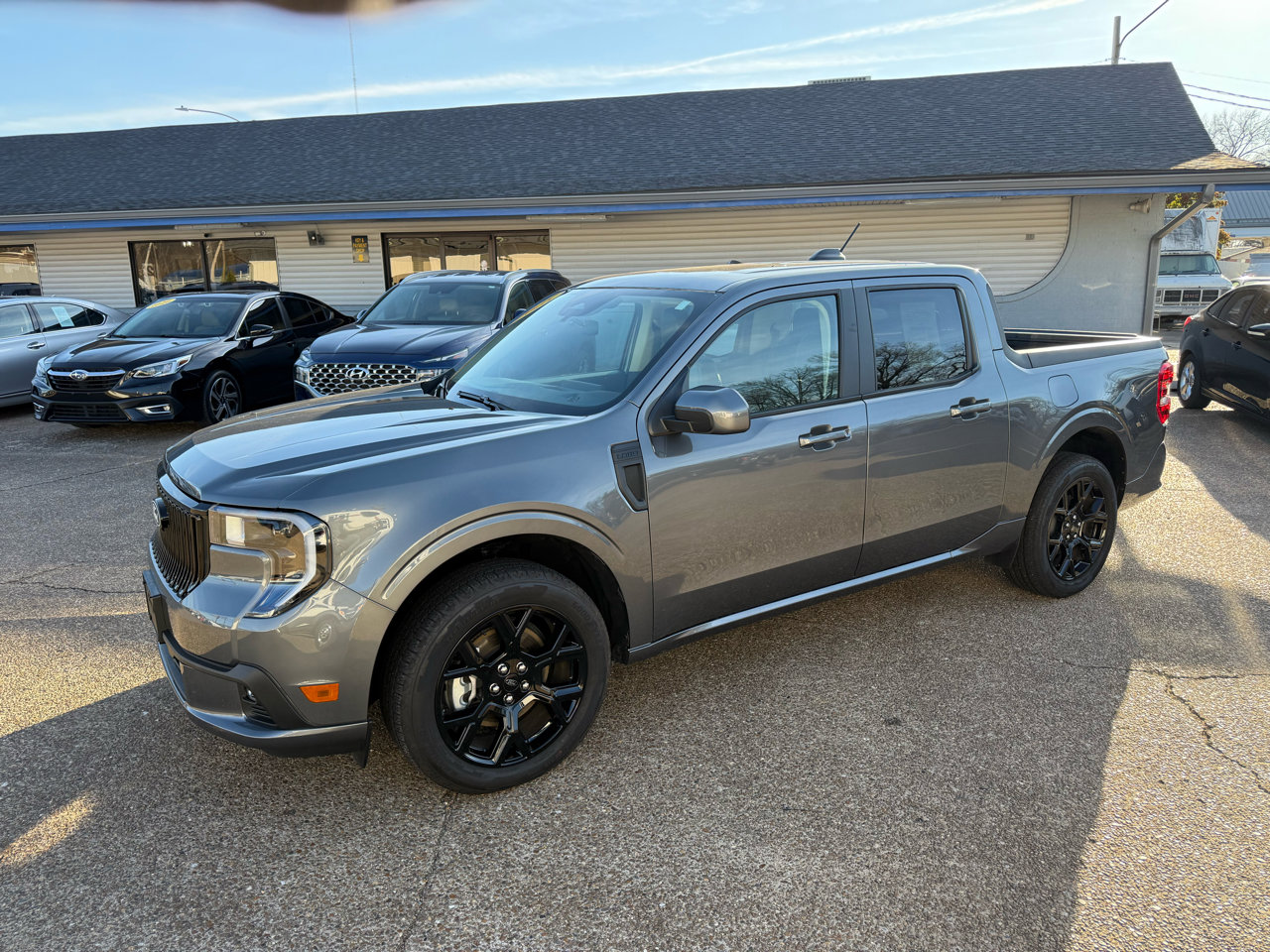 Used 2025 Ford Maverick Lobo image 3