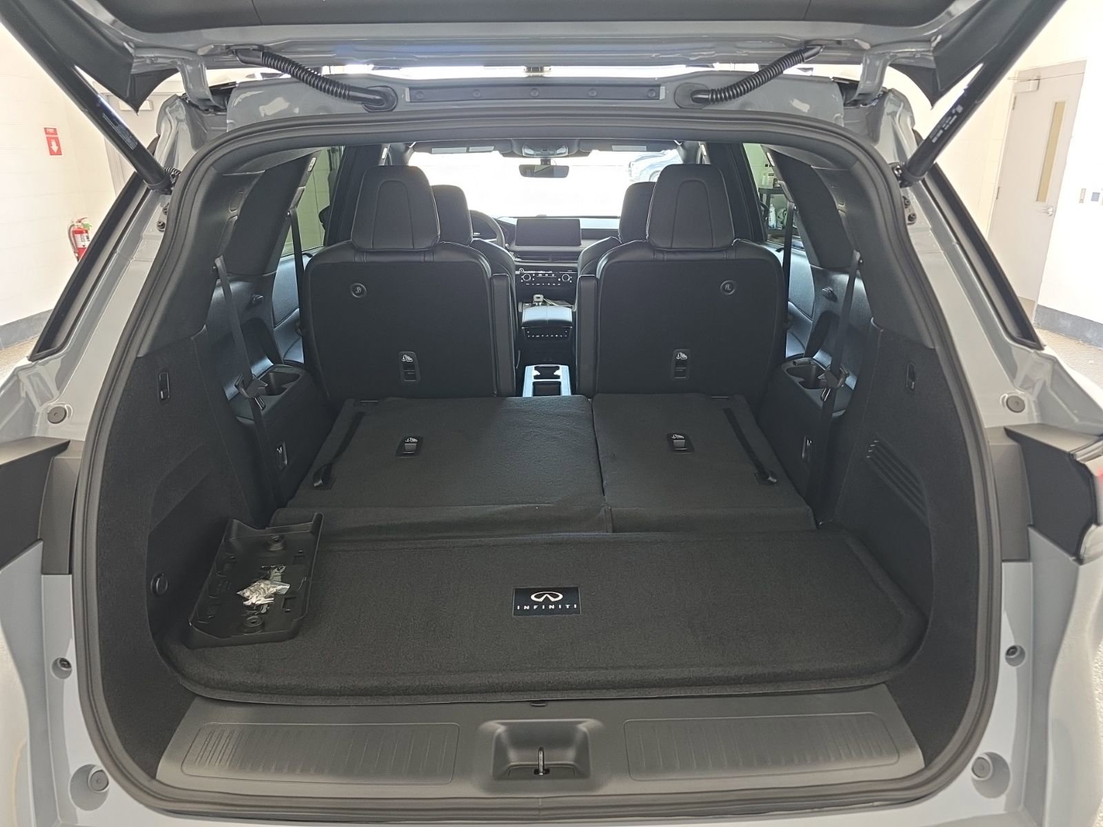 New 2026 INFINITI QX60 Sport w/ Dark Cargo Package AWD/4WD image 15