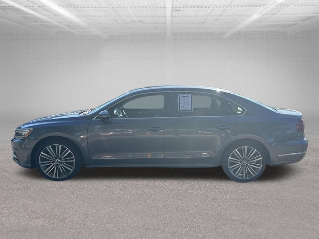 Used 2017 Volkswagen Passat 1.8T SEL Premium FWD image 3