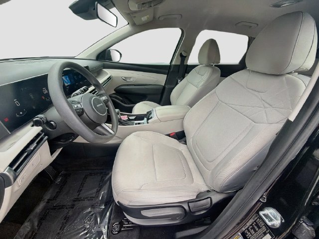 Used 2025 Hyundai Tucson SE FWD image 20