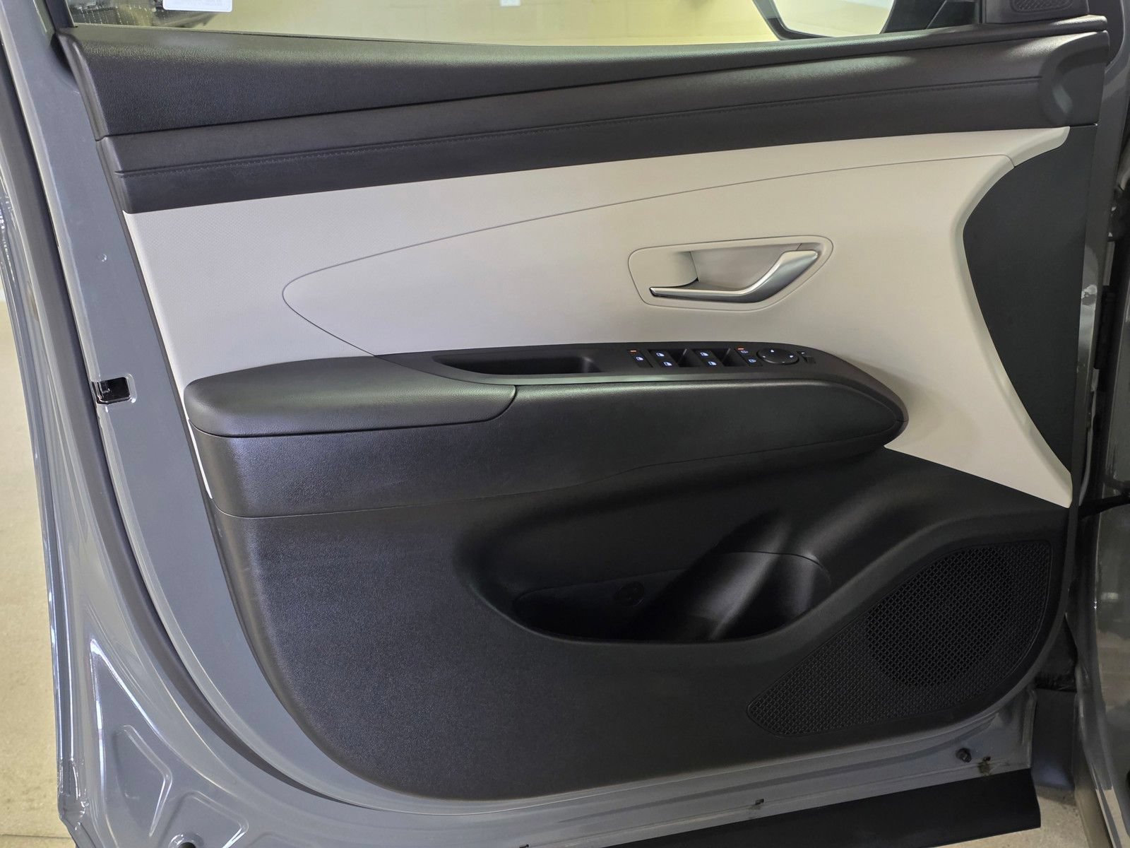 Certified 2025 Hyundai Tucson SE FWD image 20