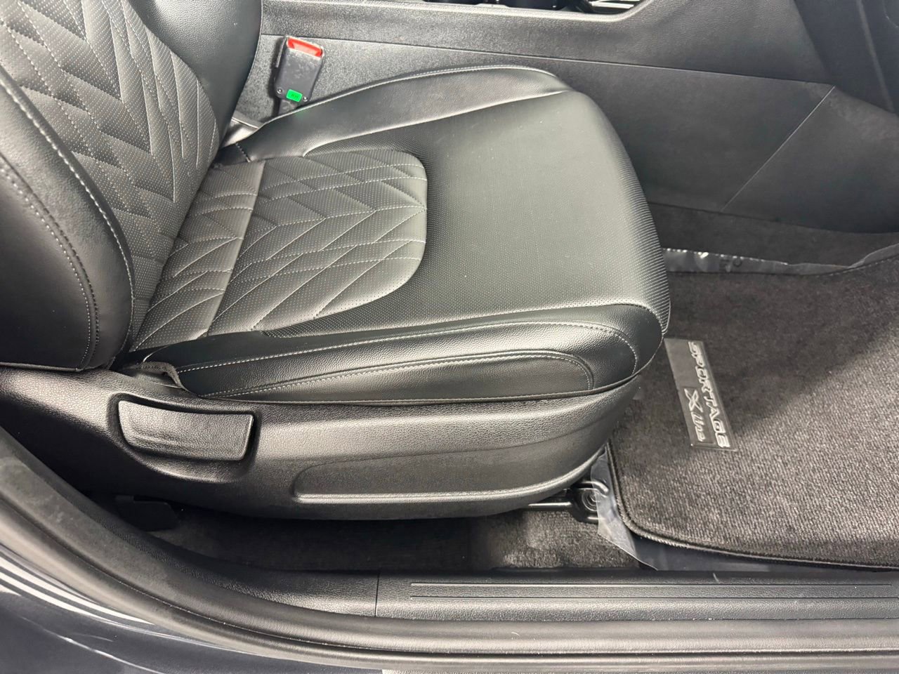 Used 2024 Kia Sportage X-Line w/ X-Line Premium Package image 35