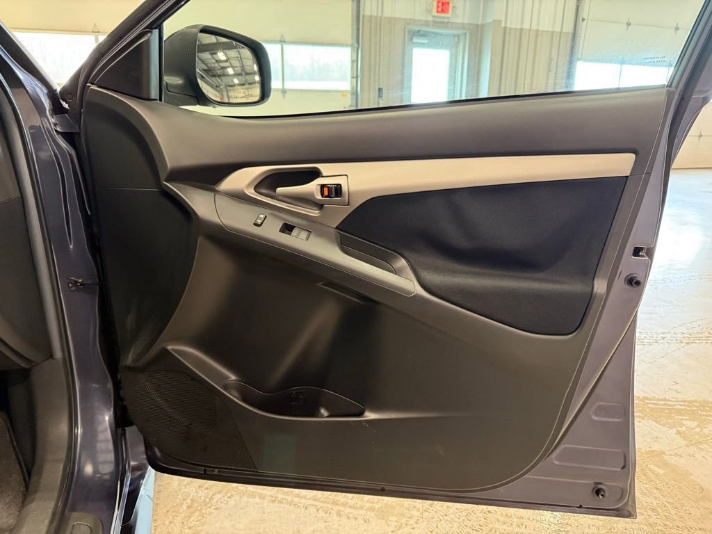 Used 2009 Pontiac Vibe w/ Preferred Package image 32