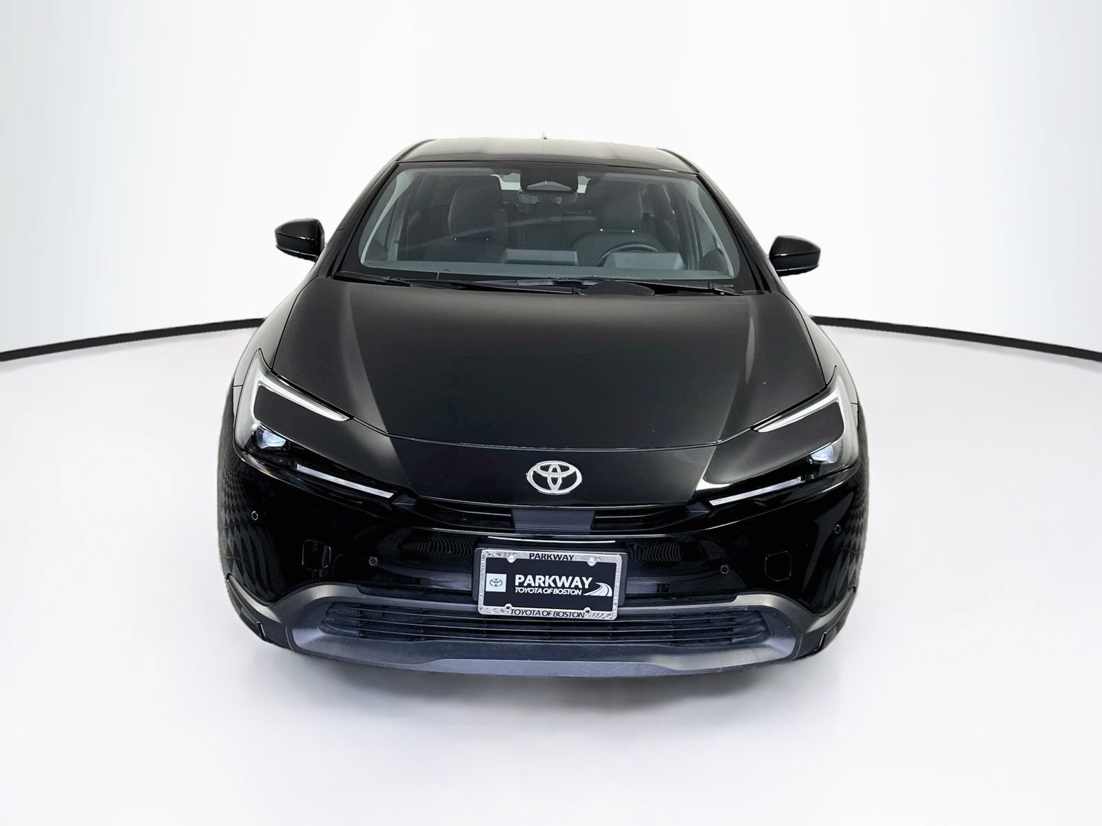 Certified 2025 Toyota Prius LE FWD image 2