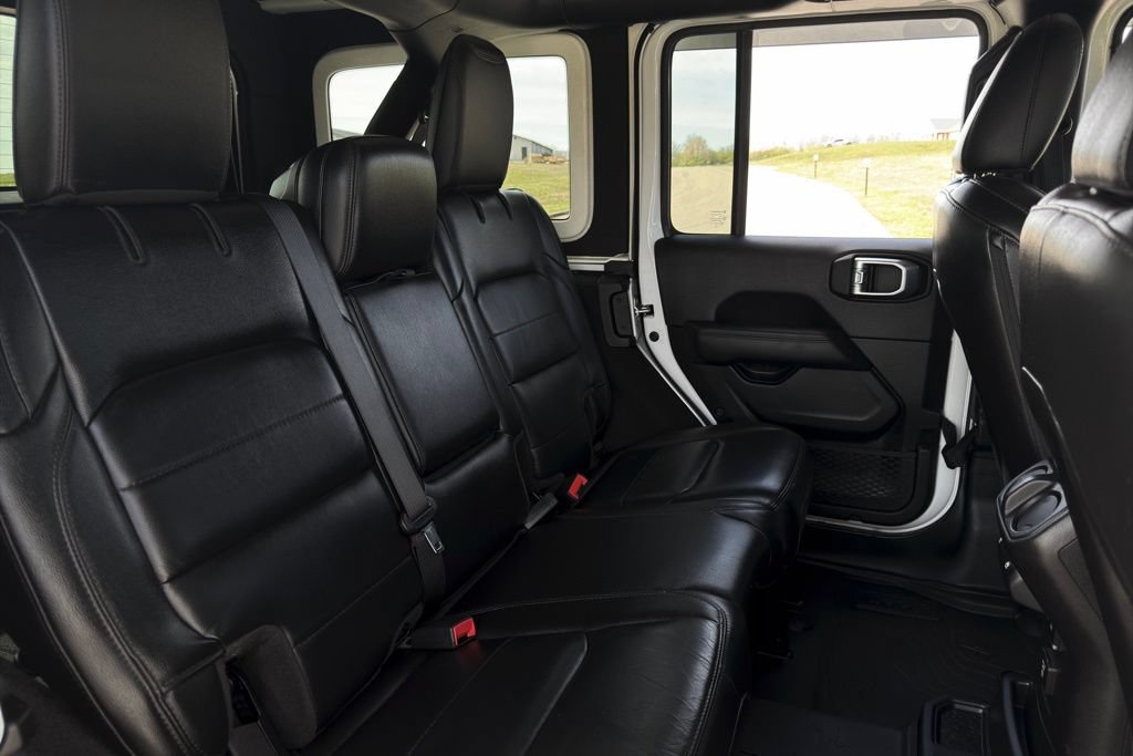 Used 2021 Jeep Wrangler Unlimited Sahara AWD/4WD image 21