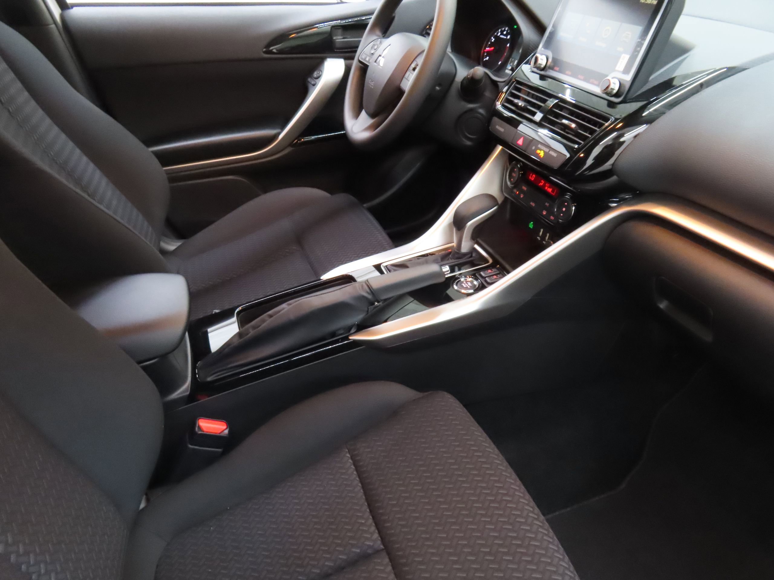 New 2025 Mitsubishi Eclipse Cross LE image 23