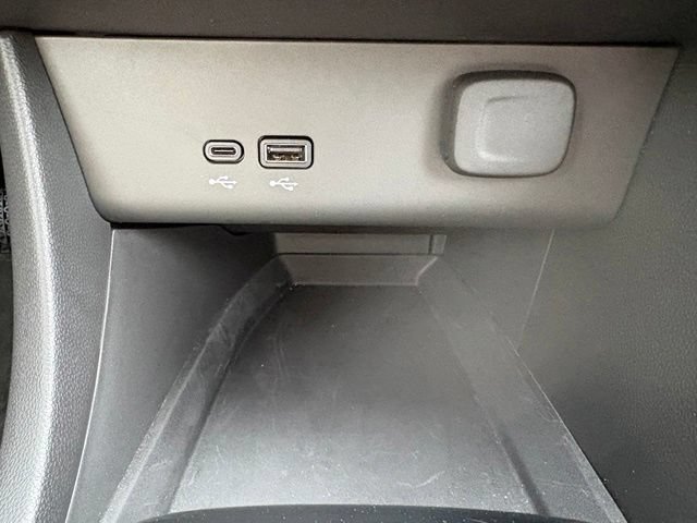 Certified 2024 Buick Encore GX Preferred FWD image 26