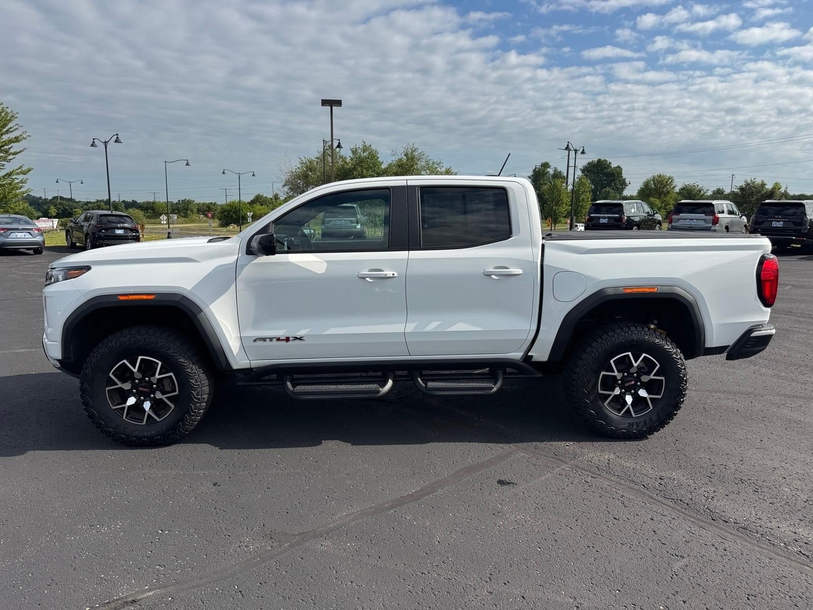 Used 2026 GMC Canyon AT4X AWD/4WD image 2