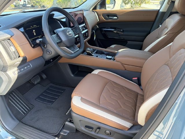 New 2026 Nissan Pathfinder Platinum AWD/4WD image 11
