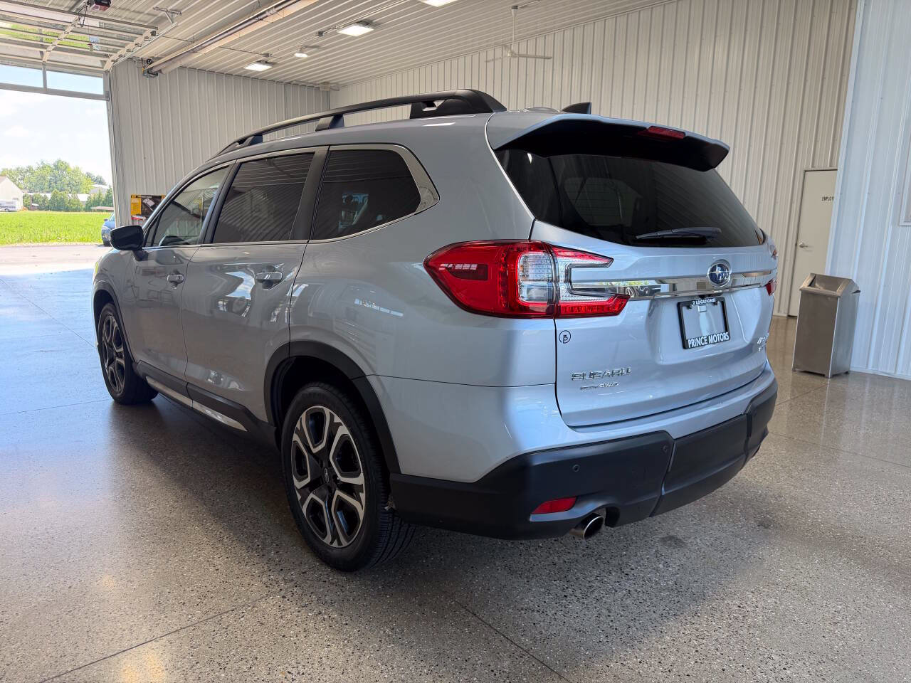 Used 2023 Subaru Ascent Limited AWD/4WD image 4