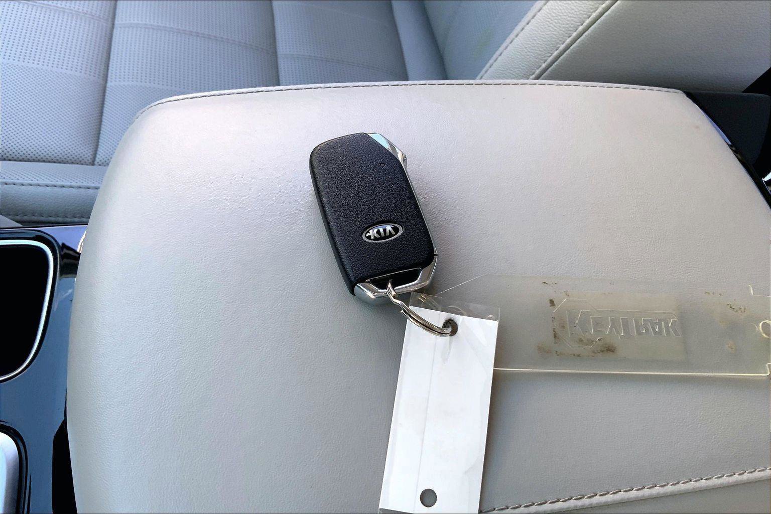 Used 2020 Kia Telluride EX w/ EX Premium Package FWD image 12