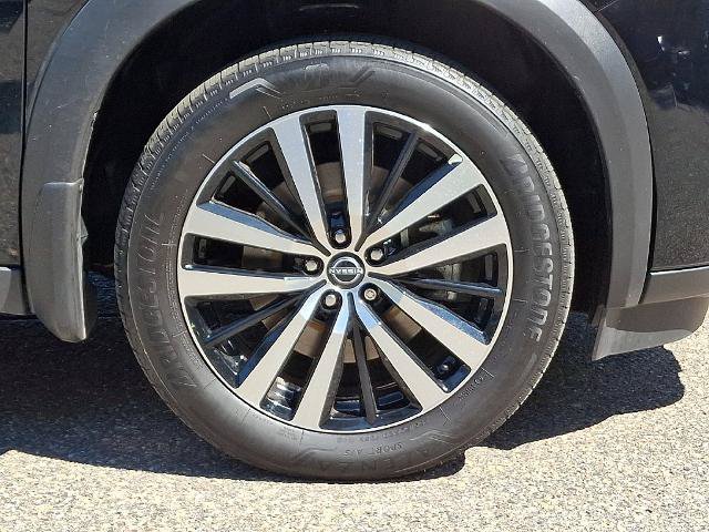 Certified 2025 Nissan Pathfinder Platinum w/ Cargo Package AWD/4WD image 9