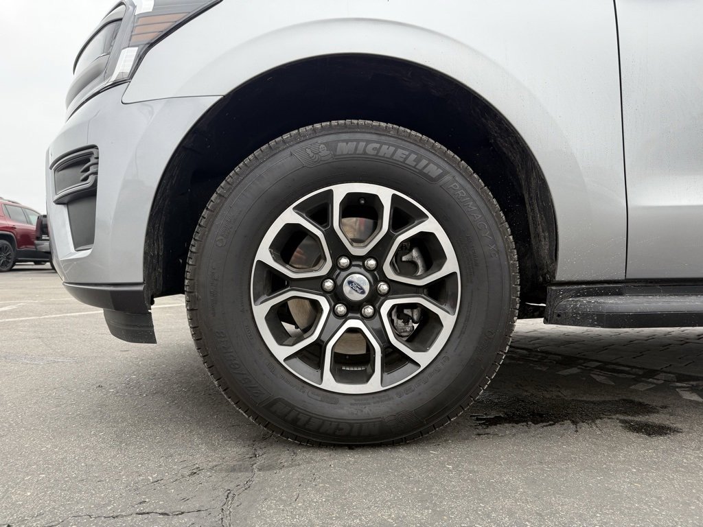 Used 2024 Ford Expedition XLT image 4