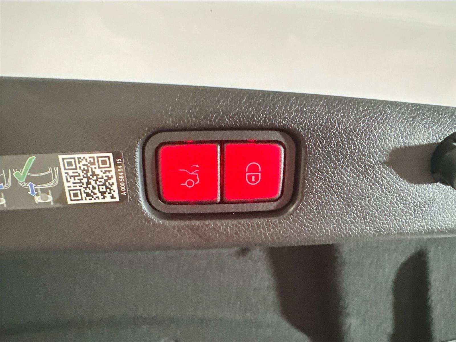 Used 2024 Mercedes-Benz E 350 4MATIC Sedan image 21