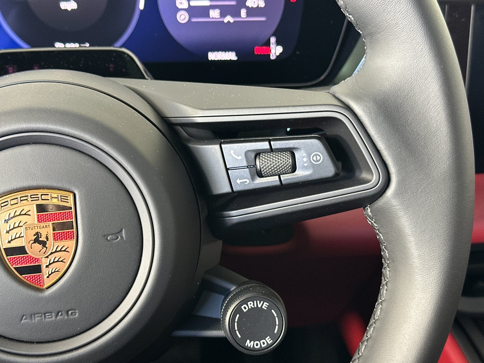 New 2026 Porsche Macan 4 Electric AWD/4WD image 30
