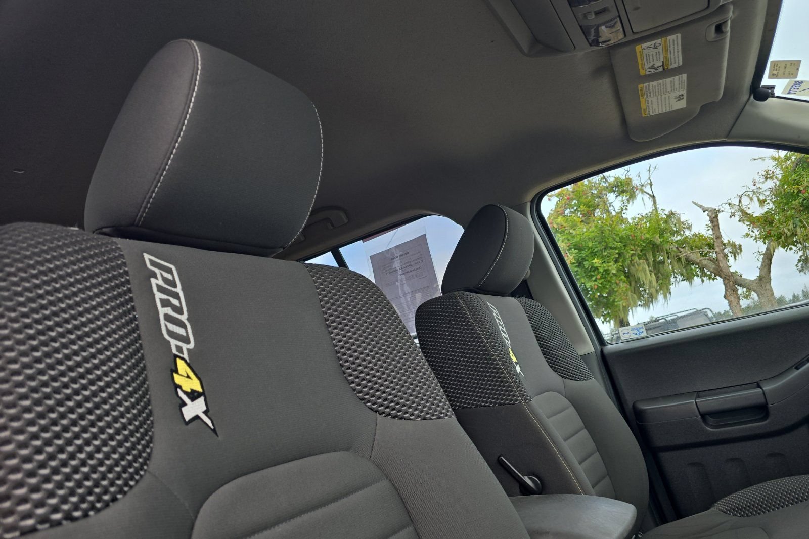 Used 2015 Nissan Xterra PRO-4X AWD/4WD image 14