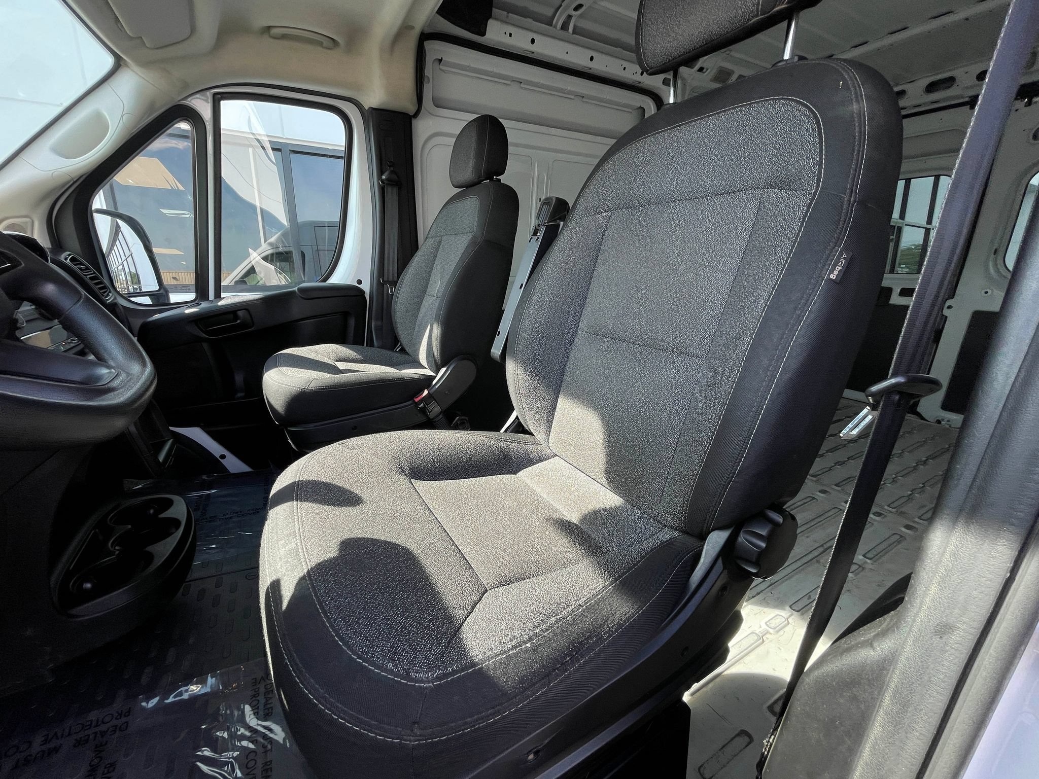 Used 2023 RAM ProMaster 2500 FWD image 11